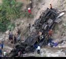 ده‌ها کشته و زخمی در سقوط اتوبوس به قعر دره 250متری